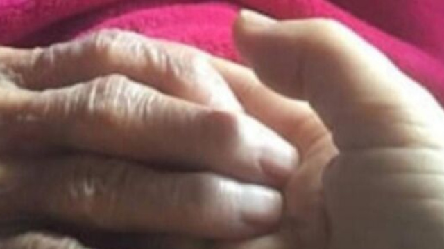 La dedica dell'attrice Antonella Attili a una persona cara.