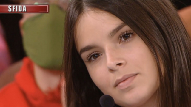 Amici 21, Elena spiega la questione dell'inedito scritto da LDA.