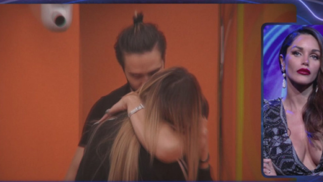 GF Vip, Miriana punzecchia dopo il bacio tra Alex e Soleil