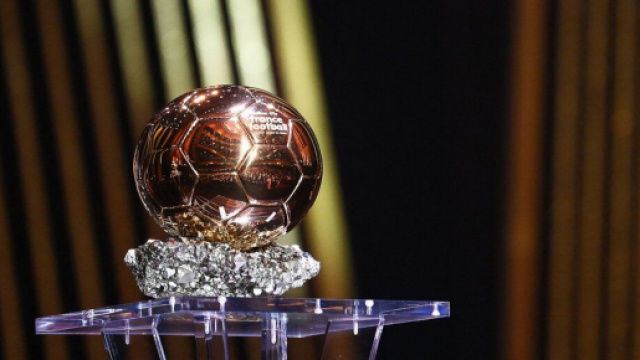 Lionel Messi a remport&eacute; le Ballon d'Or 2021 devant Robert Lewandowski Source - Page Twitter Instant Foot