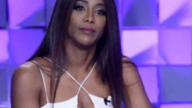 GFVip, Ainett sul bacio Belli-Sorge: 'Squallido, Alex ama veramente la moglie?'.