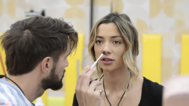 GF Vip, Alex si dichiara a Soleil.