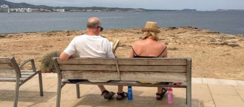 M&aacute;s de 400.000 plazas que se ofertan de los viajes del Imserso est&aacute;n destinadas a playas (Pixabay)