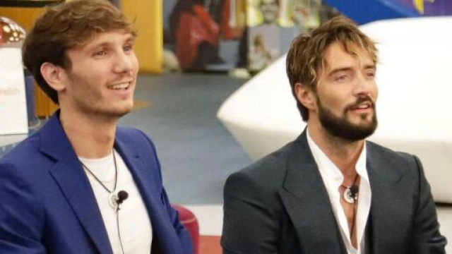 GF Vip, il pap&agrave; di Manuel contro Alex.