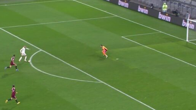 OL - Sparta Prague : l'incroyable rat&eacute; de Slimani (capture YouTube)