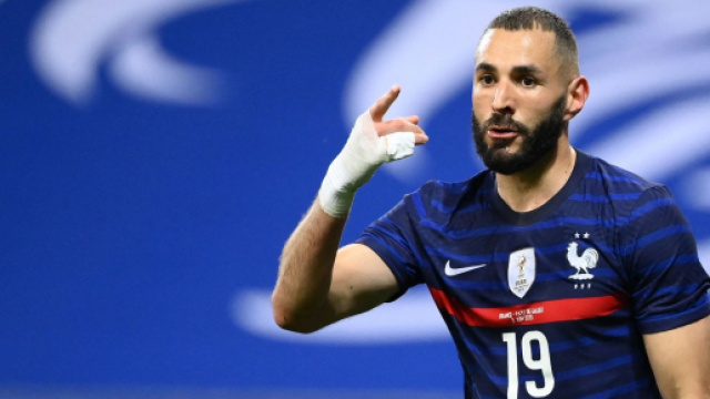 Benzema misses penalty in France return following six-year absence ... - goal.com