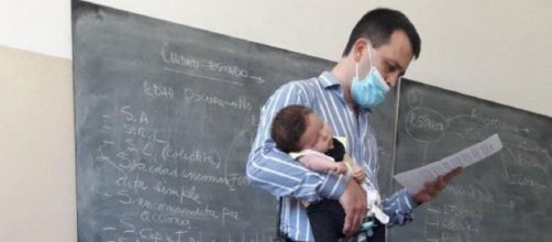 La joven madre comparti&oacute; una foto del momento en sus redes sociales (Facebook Ludmila Disante)