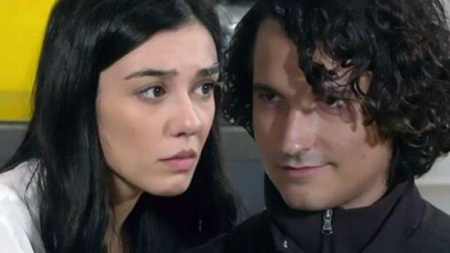 Un posto al sole, episodi al 19/11: Rossella e Riccardo provano a fermare Mattia