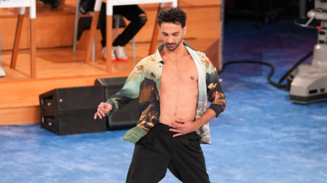 Amici 21, Raimondo Todaro svela in che rapporti &egrave; che con Alessandra Celentano.