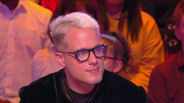 Guillaume Genton d&eacute;truit Elisabeth L&eacute;vy sur TPMP. Source: capture d'&eacute;cran C8.