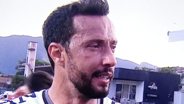 Nen&ecirc; en larmes, il &eacute;meut les internautes (capture YouTube)