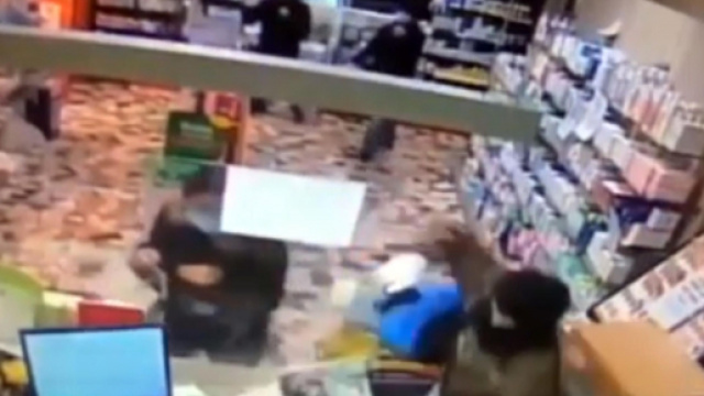 Il 16enne che a Torino ha accoltellato il carabiniere durante una rapina in farmacia, ora &egrave; disperato e chiede scusa.