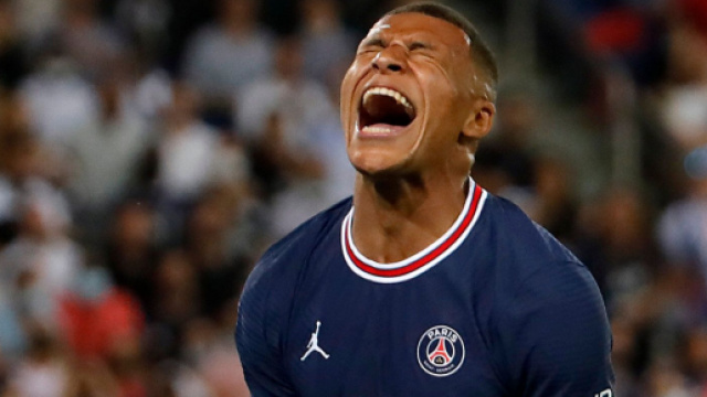L'&eacute;norme ovation du Parc des Princes pour Kylian Mbapp&eacute; enflamme les fans - Source : Twitter