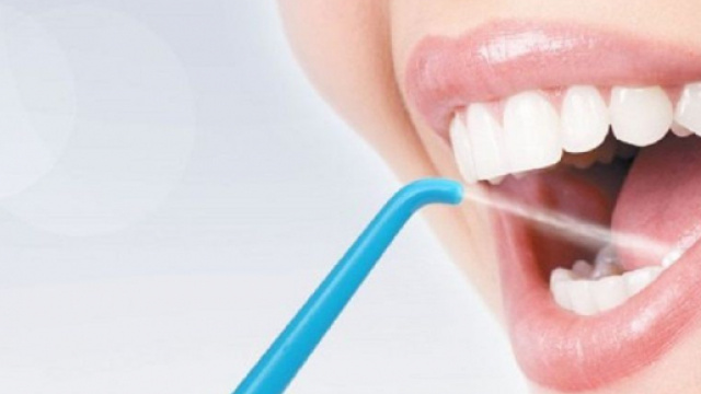 Gli idropulsori: alternativa tecnologica al filo interdentale.