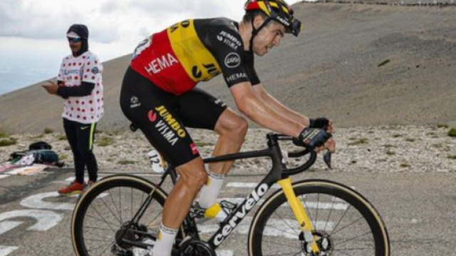 Wout Van Aert con la bicicletta Cervelo usata sul Mont Ventoux