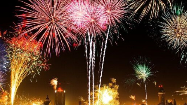 Oroscopo 2022: anno di qualit&agrave; per Sagittario e Pesci maturi.