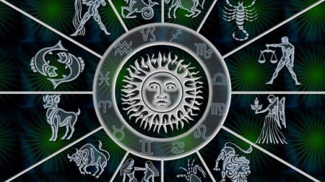 Oroscopo e classifica di domani, 20 dicembre: Sagittario ottimale, malumore per Capricorno