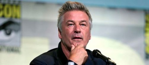 Alec Baldwin sostuvo que alguien le puso la bala real al arma (Wikimedia Commons)