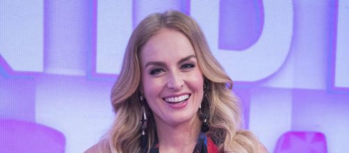 Ang&eacute;lica ganha felicita&ccedil;&otilde;es (Reprodu&ccedil;&atilde;o/TV Globo)