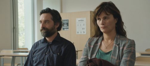 Marina Hands interpreta Elvira, uma dona de casa sobrecarregada (Divulga&ccedil;&atilde;o/Netflix)