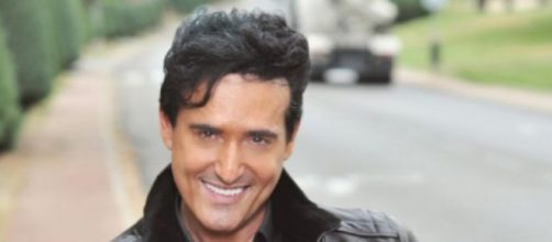 El cantante falleci&oacute; tras luchar contra el Covid-19 (Fuente: Instagram @carlosmarinildivo)