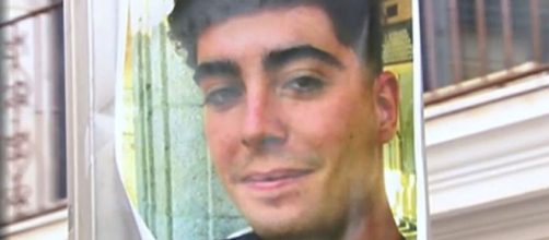 Pablo Sierra, en un cartel (Captura de Telecinco)