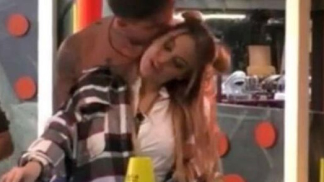 Grande fratello vip, Sophie Codegoni si avvicina ad Alessandro Basciano e Jessica insorge.