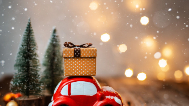 Oroscopo e classifica di domani, 24 dicembre: Cancro e Vergine agli antipodi