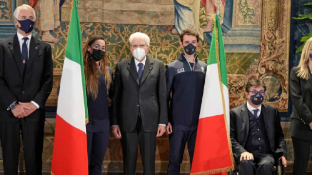 Sofia Goggia e Giacomo Bertagnolli hanno ricevuto il tricolore per Pechino 2022.