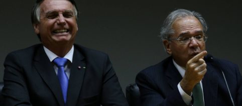 Governo Bolsonaro sinaliza descontrole fiscal e Banco Central aperta nos juros, diz jornal