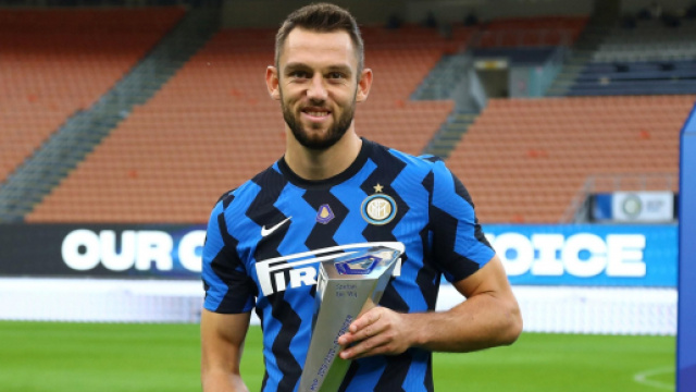 Inter, su De Vrij ci sono Tottenham e Barcellona.