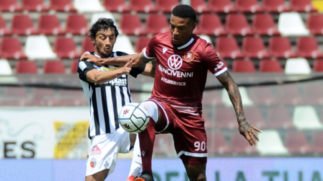 Crotone, idea Folorunsho sul mercato.