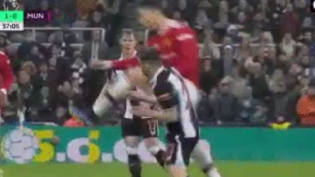 L'action 'fa&ccedil;on MMA' de Cristiano Ronaldo fait pol&eacute;mique (capture Canal+)