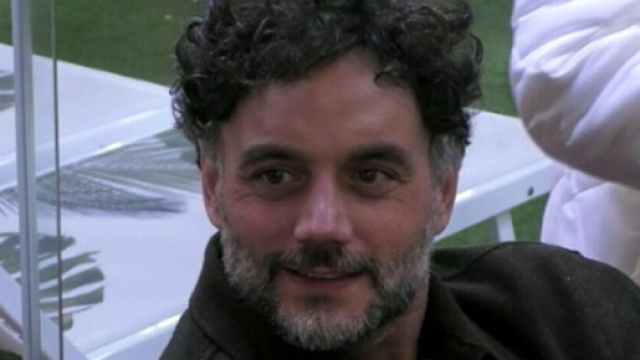 Grande Fratello Vip, Bar&ugrave; spiazza: 'Gli autori mi spingono, vogliono che mi accoppio'.