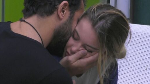 GFVip, Gianmaria cotto di Sophie: &lsquo;Quando la guardo negli occhi mi perdo&rsquo;.