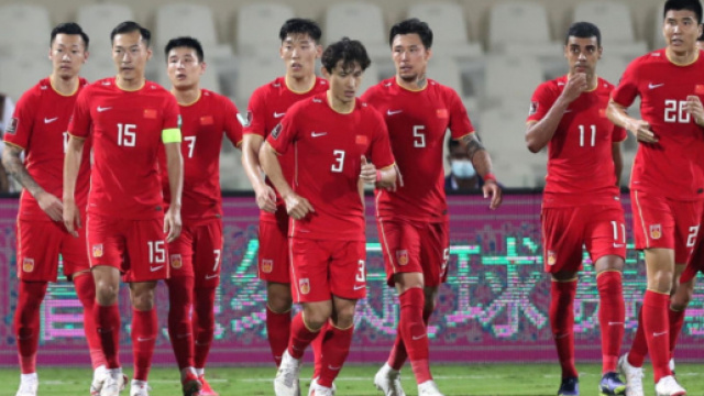 La Cina chiede ai calciatori di rimuoverei i tatuaggi: sono volgari.