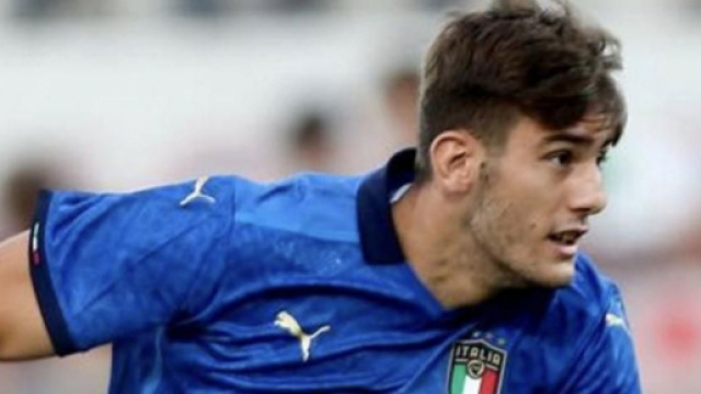 Lorenzo Lucca, giocatore della nazionale under 21 italiana.