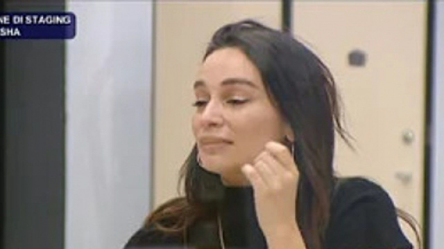 Amici, Francesca Toccain lacrime mentre fa lezione con Aisha.