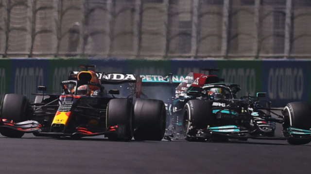 Crush di Hamilton durante il Gran premio.