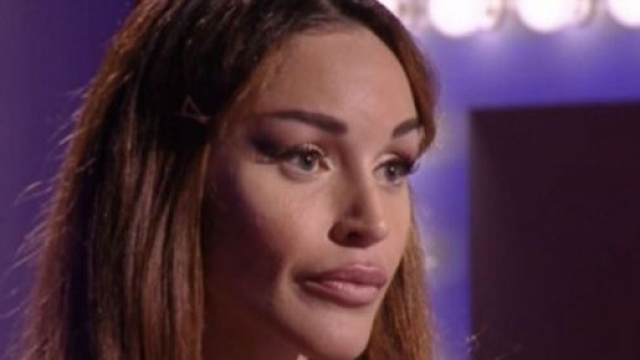 GF Vip, la 'moglie' di Alex Belli se ne va di casa: 'Addio Milano'