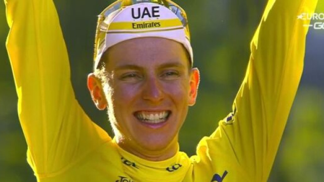 Tadej Pogacar &egrave; il corridore pi&ugrave; pagato del ciclismo professionistico.