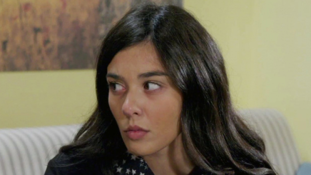 Un posto al sole, Rossella Graziani (Giorgia Gianetiempo).
