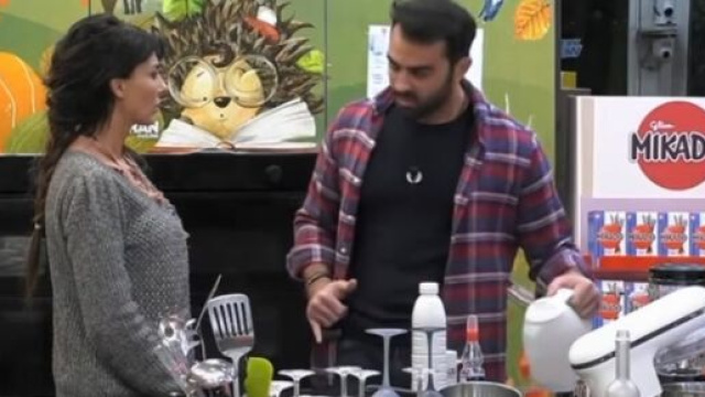 Gianmaria Antinolfi contro Soleil Sorge e Alex Belli.