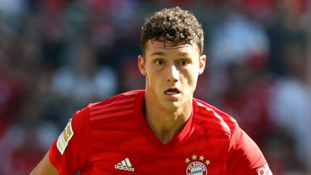 Juventus, possibile scambio Arthur-Pavard