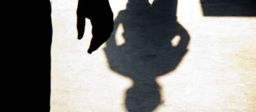 PM resgata crian&ccedil;a mantida dentro de barril pelos pais. (Arquivo Blasting News)