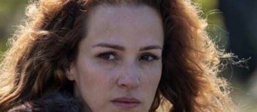 Sem&iacute;ramis vira "deusa" em "G&ecirc;nesis". (Reprodu&ccedil;&atilde;o/RecordTV)