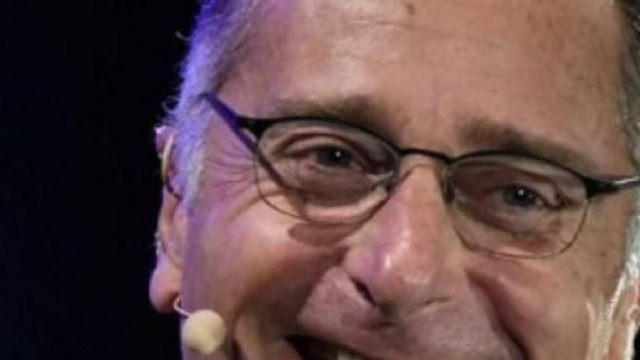 Paolo Bonolis ha lanciato una critica al Milan.