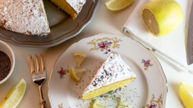 Torta al limone, sempre molto soffice e gustosa.