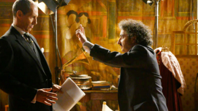 Una vita, trame al 12 febbraio: Jose Miguel denuncia Carchano, Genoveva incontra Santiago.