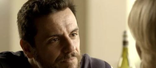 Caio e Jeiza em "A For&ccedil;a do Querer". (Reprodu&ccedil;&atilde;o/TV Globo)